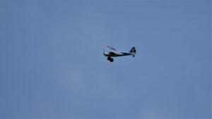 Jean-Pascal progresse avec son avion de début...